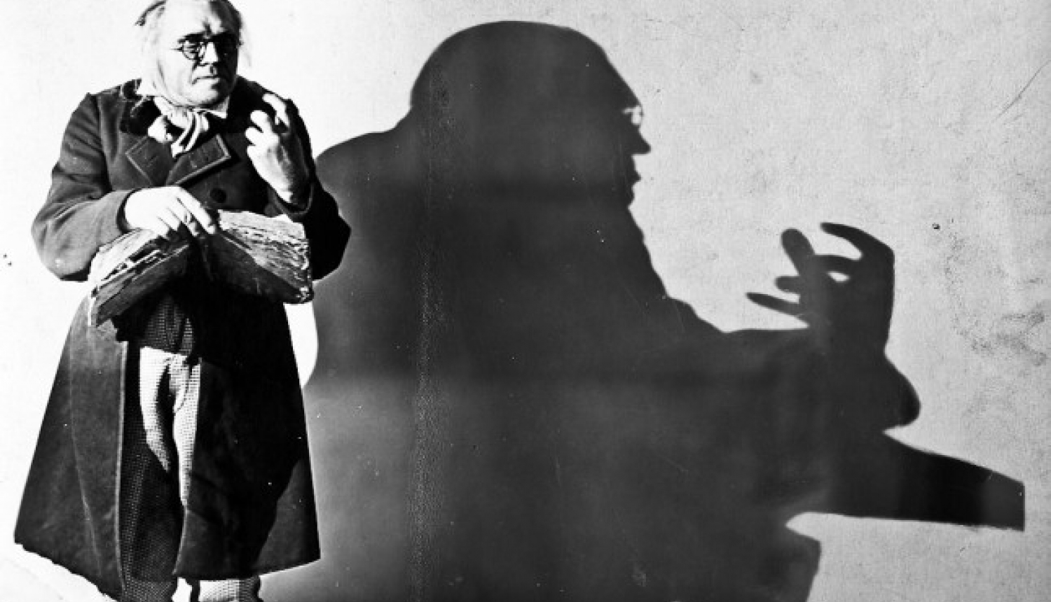 Vācu kino ekspresionisms ar Nosferatu un Kaligari