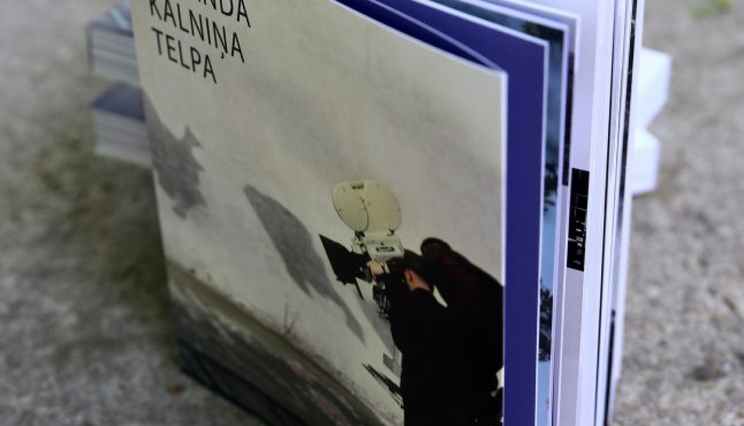 Iznākusi grāmata “Rolanda Kalniņa telpa” Iznākusi grāmata “Rolanda Kalniņa telpa”
