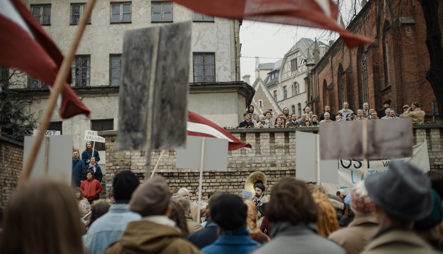 Atmodas demonstrācija filmā "Mana brīvība"